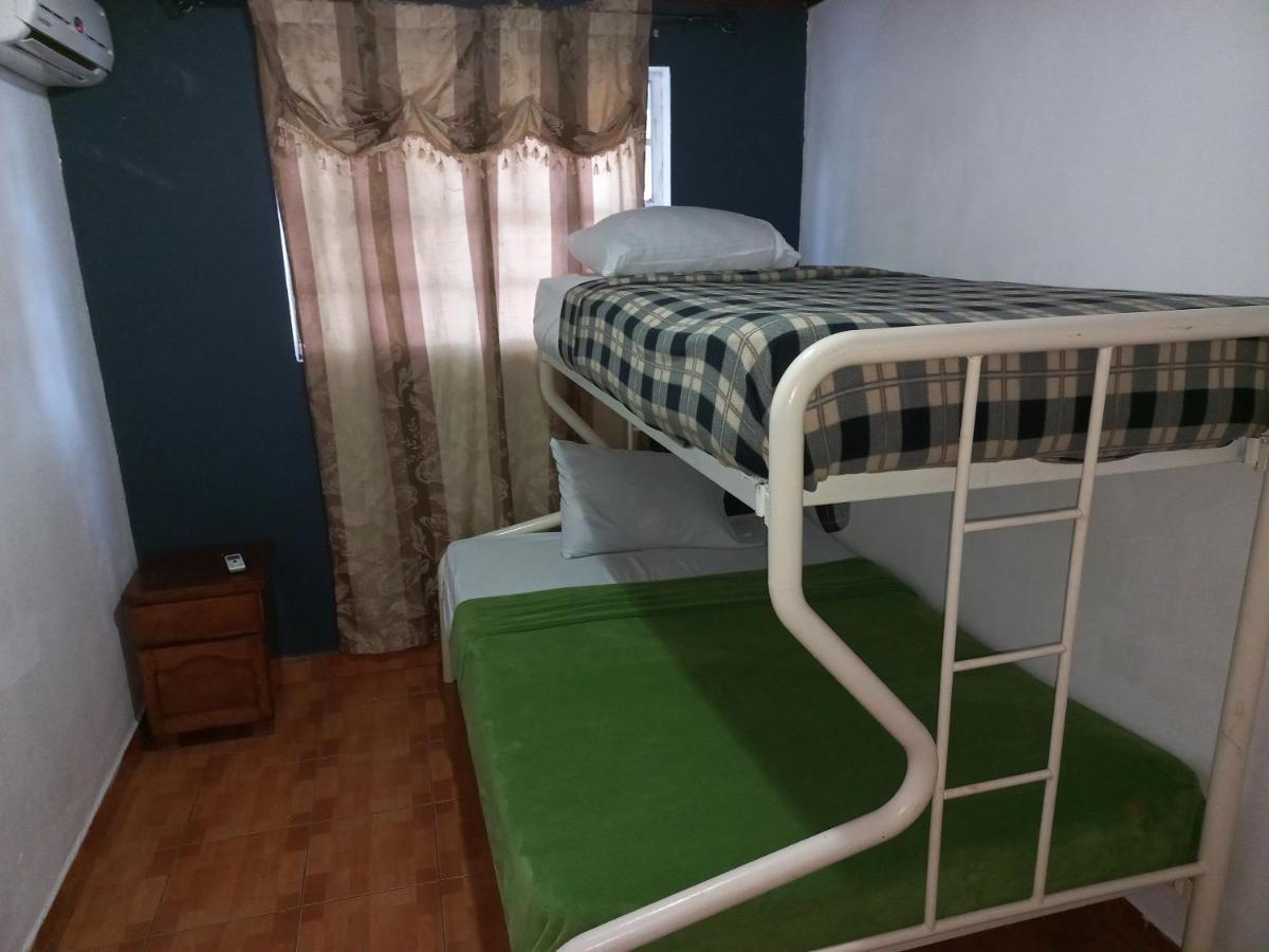 Green Hill Guest House Willemstad Bagian luar foto